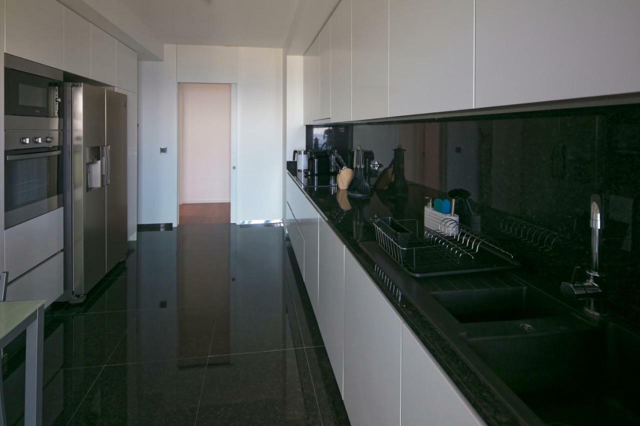 Spacious Luxury Holiday Apartment With A Great View, Funchal, Free Wifi And Parking Luaran gambar