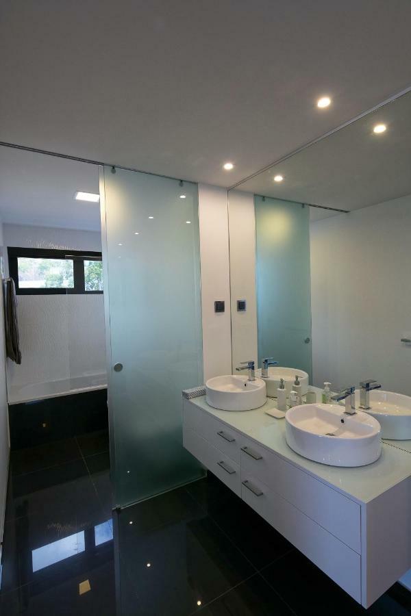 Spacious Luxury Holiday Apartment With A Great View, Funchal, Free Wifi And Parking Luaran gambar