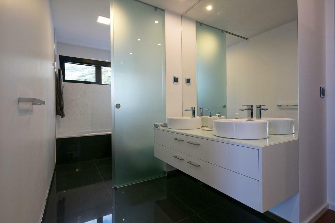 Spacious Luxury Holiday Apartment With A Great View, Funchal, Free Wifi And Parking Luaran gambar