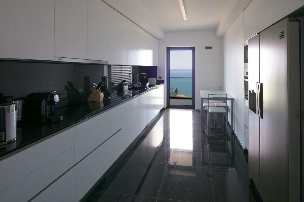 Spacious Luxury Holiday Apartment With A Great View, Funchal, Free Wifi And Parking Luaran gambar